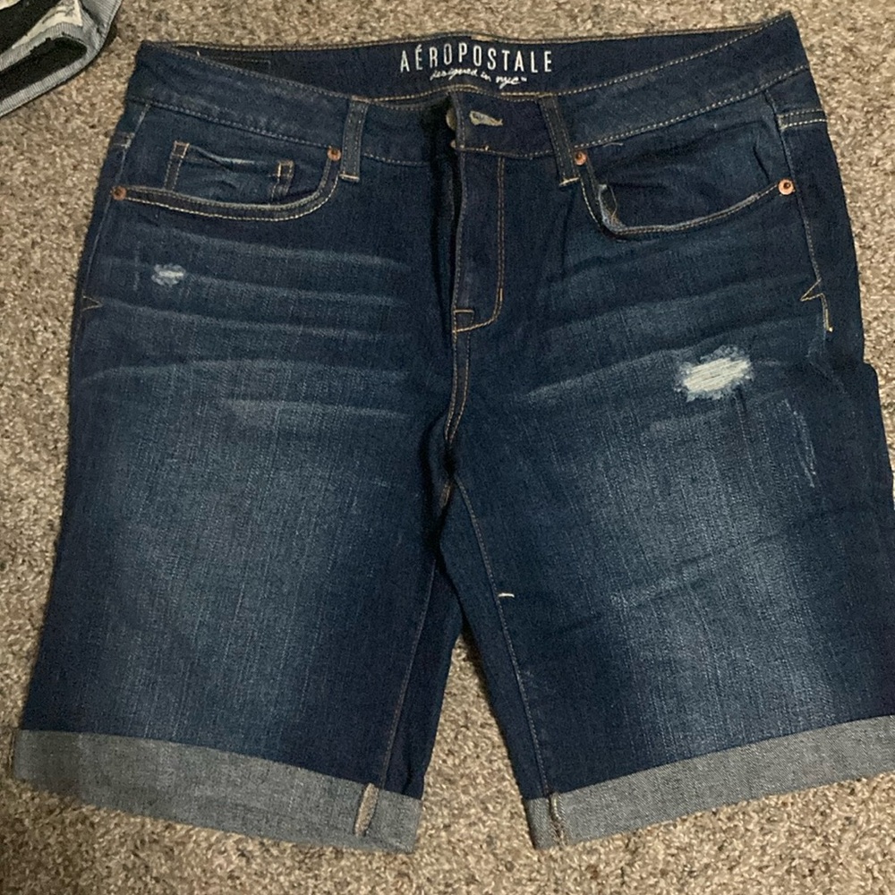 Aeropostale dark rinse, size 10 bermudas